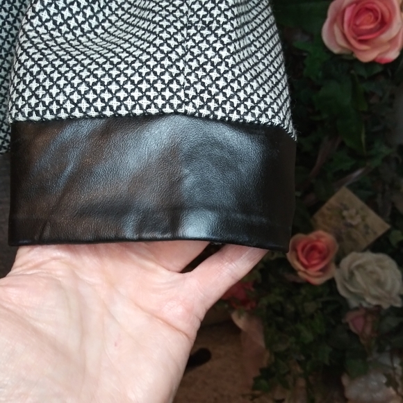 Vintage Neiman Marcus Black/Ivory Cropped Wool Jacket With Genuine Leather Trim - Picture 7 of 16